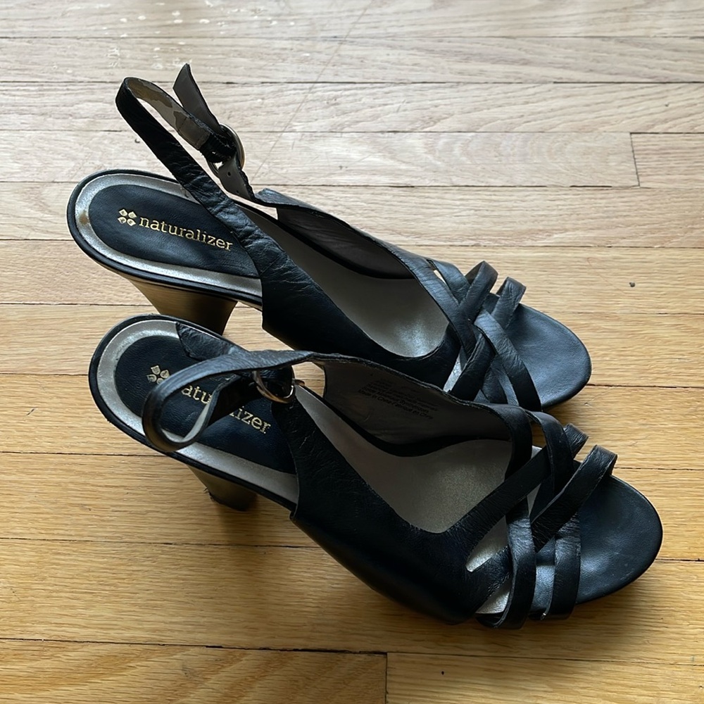 Naturalizer Sandals with heel. Size 8.5